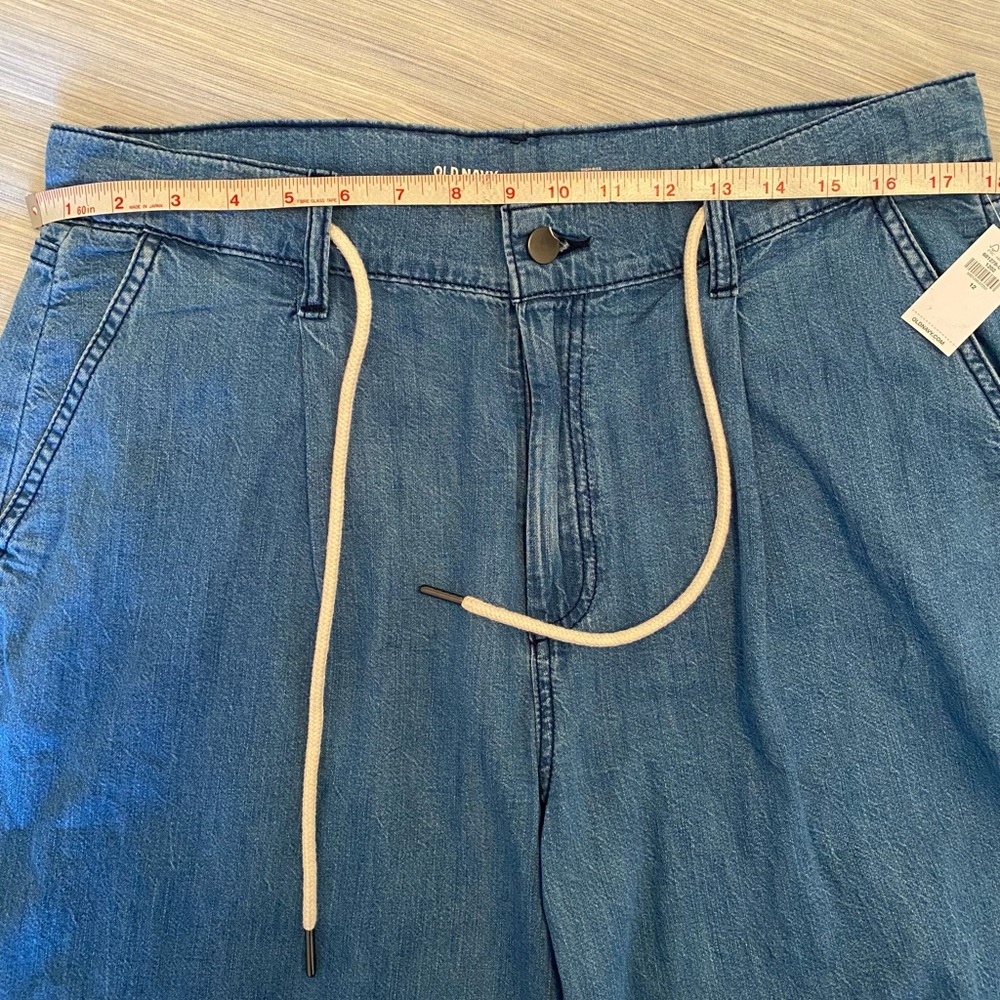 Old Navy Women’s Drapey Drawcord Wide Leg jeans. - Picture 4 of 11